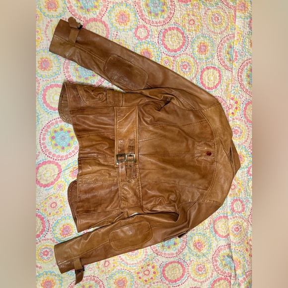 Women’s Danier Leather Jacket - Picture 7 of 10